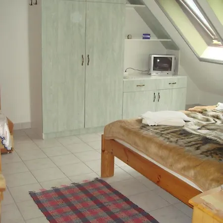 Roza Es Apartmanhaz Aparthotel 3*