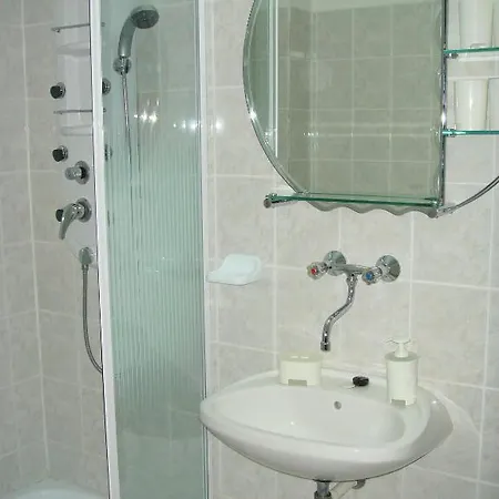 Roza Es Apartmanhaz Aparthotel