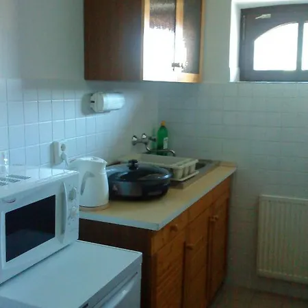 Roza Es Apartmanhaz Aparthotel