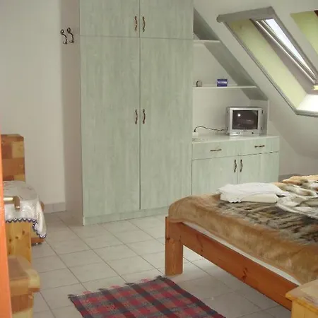 Roza Es Apartmanhaz Aparthotel 3*