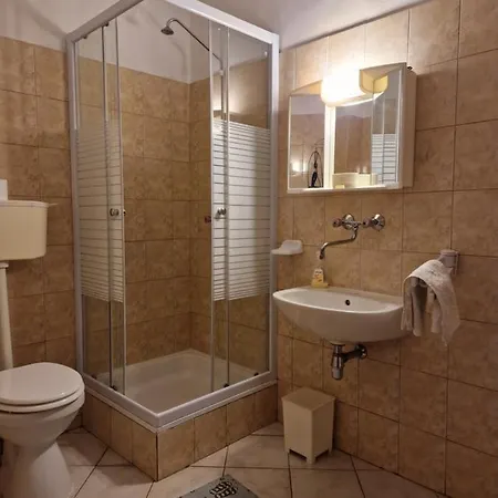 Róza és 3*