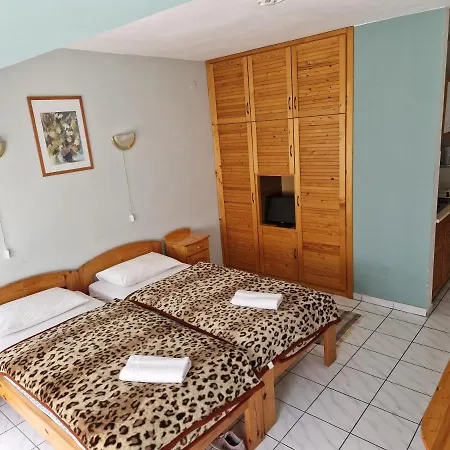 Róza és Aparthotel 3*