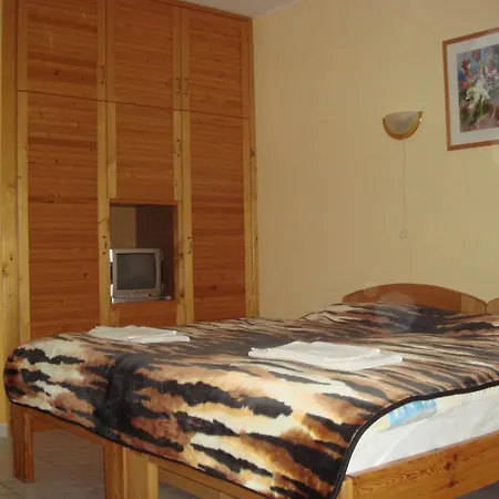 Róza és Aparthotel Esztergom