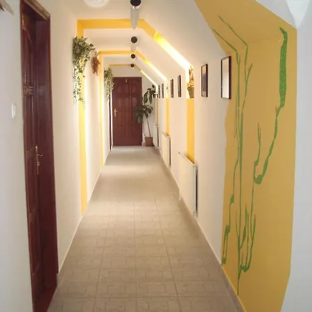 Roza Es Apartmanhaz Aparthotel