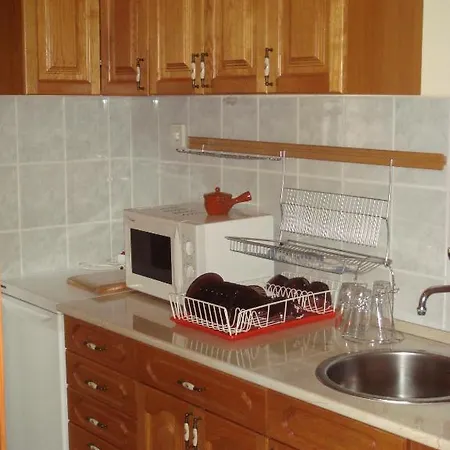 Roza Es Apartmanhaz 3*