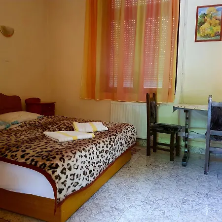 Roza Es Apartmanhaz Aparthotel Esztergom
