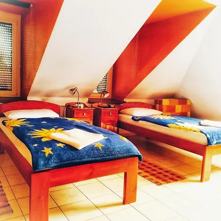 Roza Es Apartmanhaz Aparthotel Esztergom
