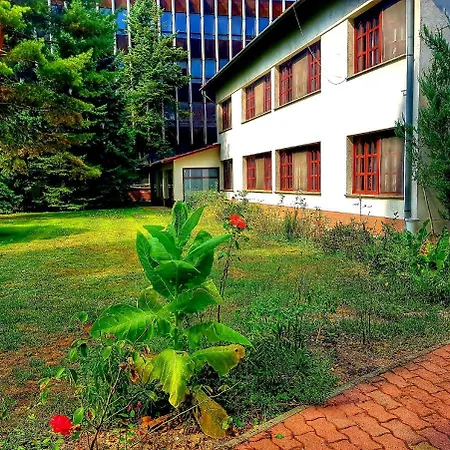 Roza Es Apartmanhaz 3* Esztergom