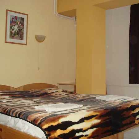 Roza Es Apartmanhaz 3* Esztergom