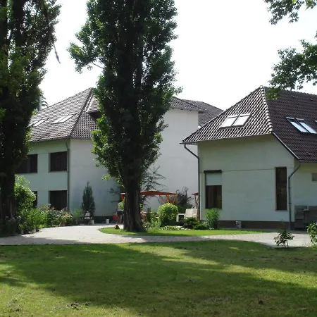 Aparthotel Roza Es Apartmanhaz 3*