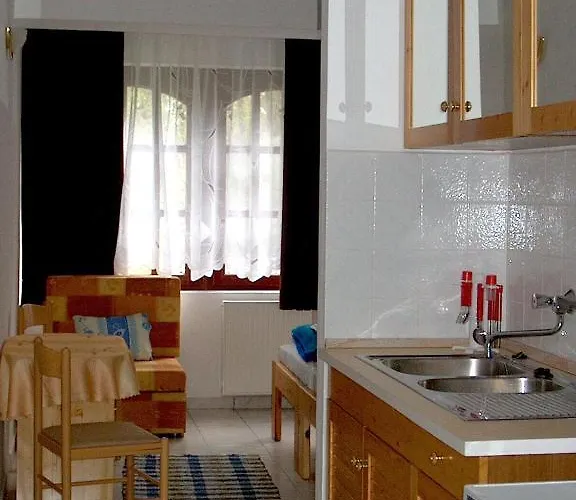 Roza Es Apartmanhaz Hotel Esztergom