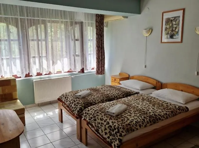 Roza Es Apartmanhaz 3* Esztergom