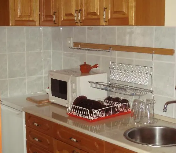 Roza Es Apartmanhaz 3*