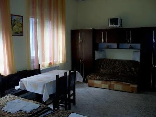 Roza Es Apartmanhaz Esztergom
