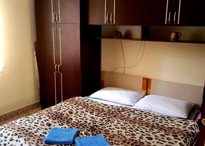 Hotel Roza Es Apartmanhaz 3*