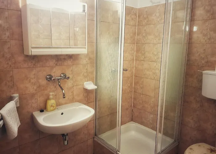 Roza Es Apartmanhaz 3*